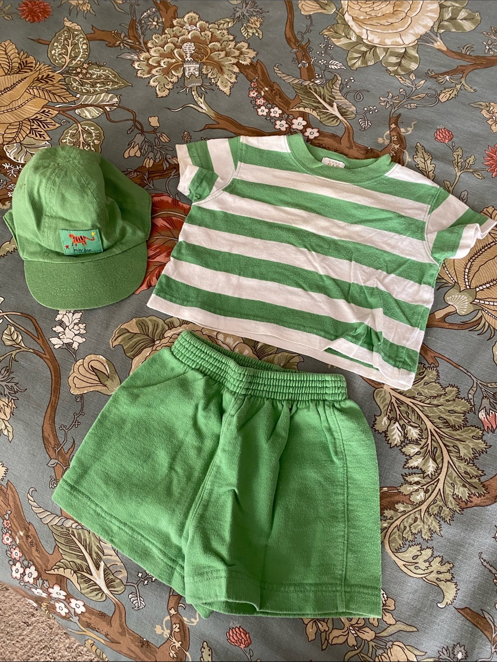Baby GAP Shorts Set with Matching Hat (3-6m)
